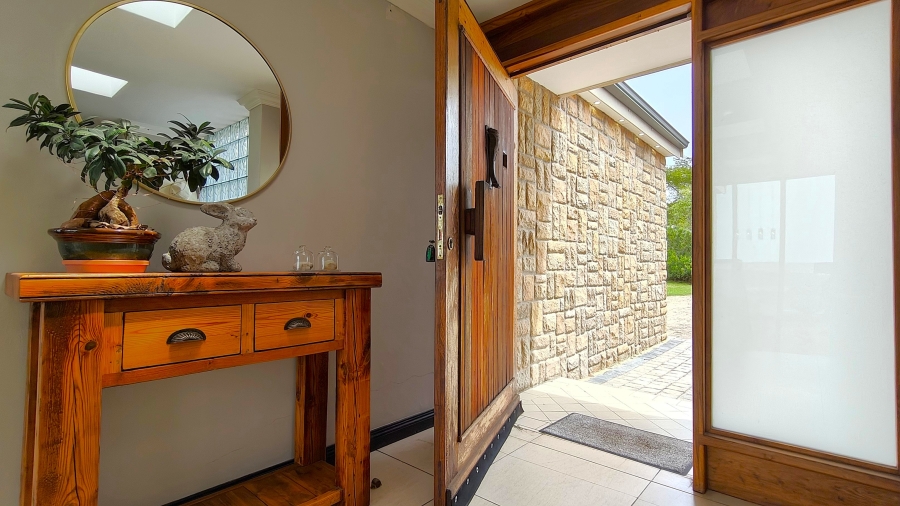 5 Bedroom Property for Sale in Num Num Cape Estate Western Cape